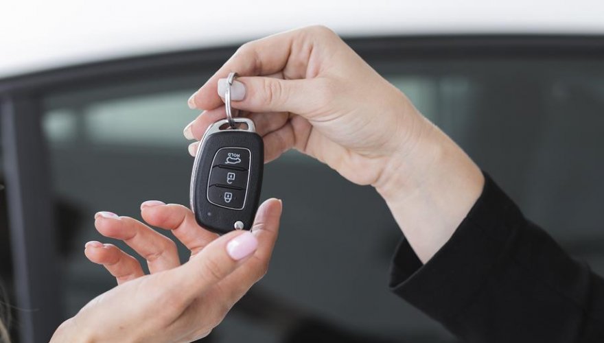 Gdzie znaleźć pomoc w kupnie auta z zagranicy